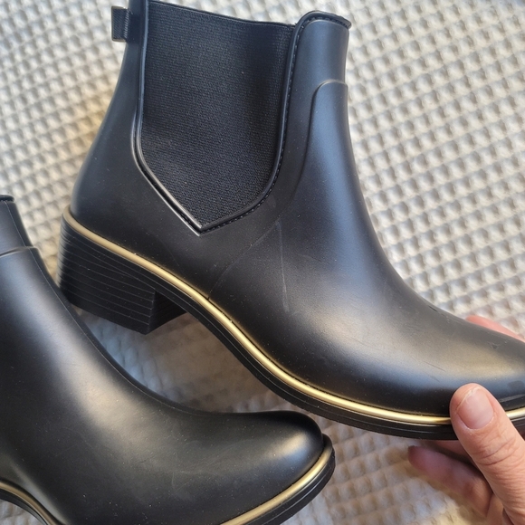 Kate Spade New York, Solstice Rain‎ Boot, Black, Size 6 - Picture 14 of 15
